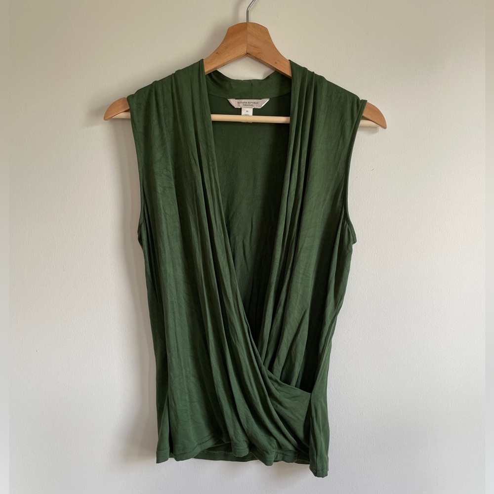 Banana Republic Medium Threadsoft Surplice V Neck Stretch Comfy Tank